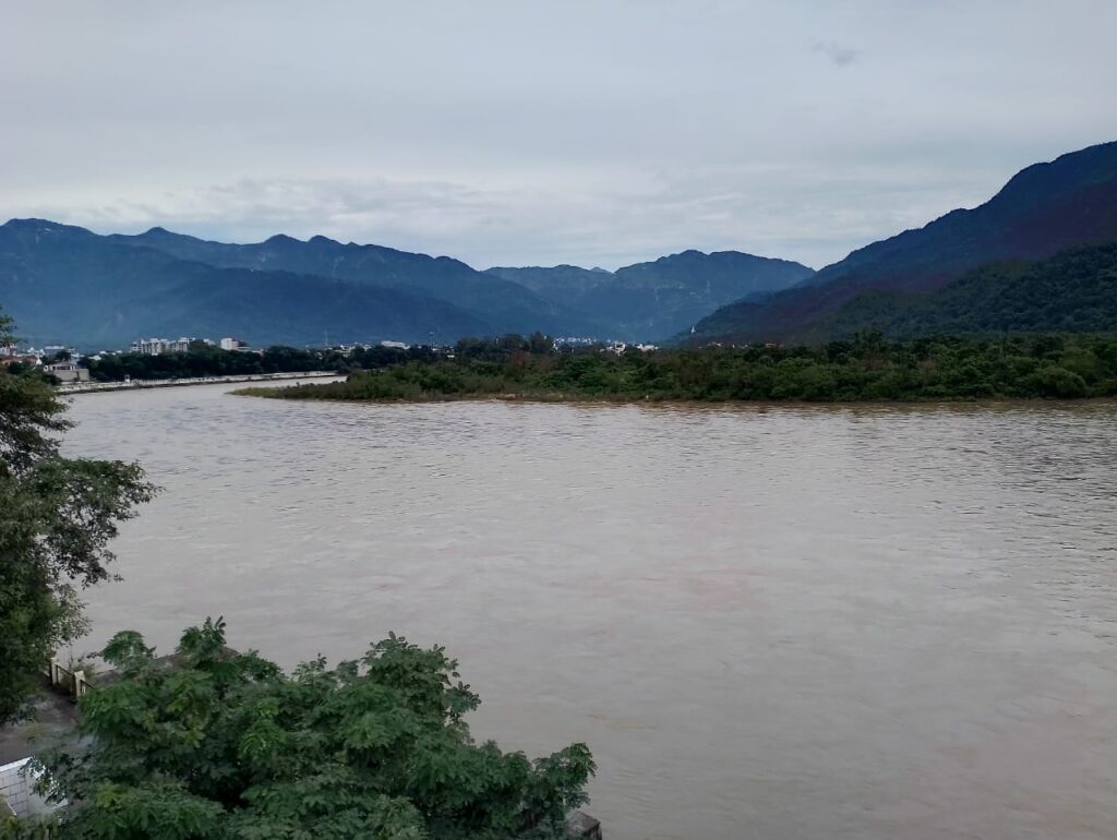 Hotel in Rishikesh Near River